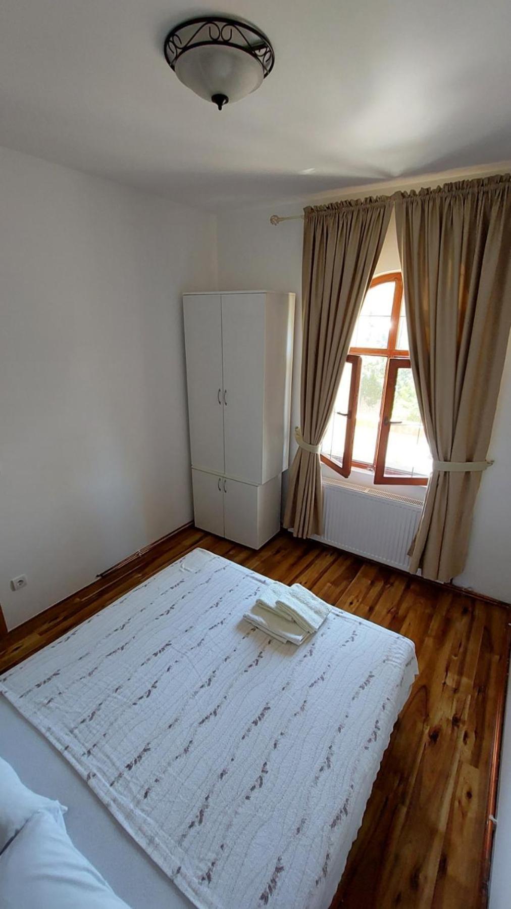 Knez Apartmani Senje Rum bild