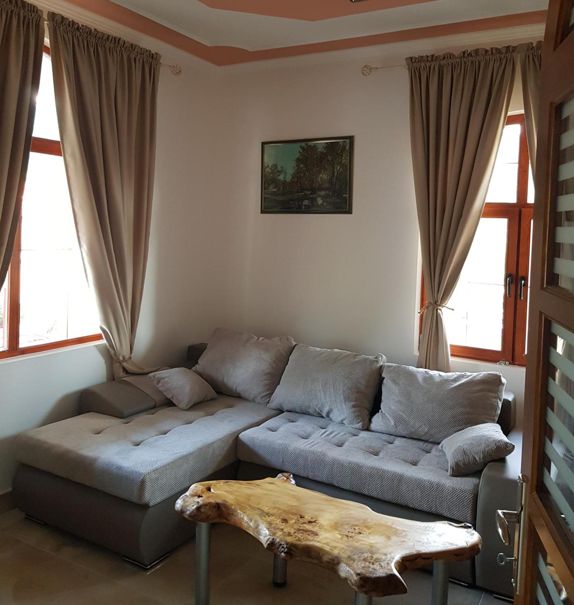 Knez Apartmani Senje Rum bild