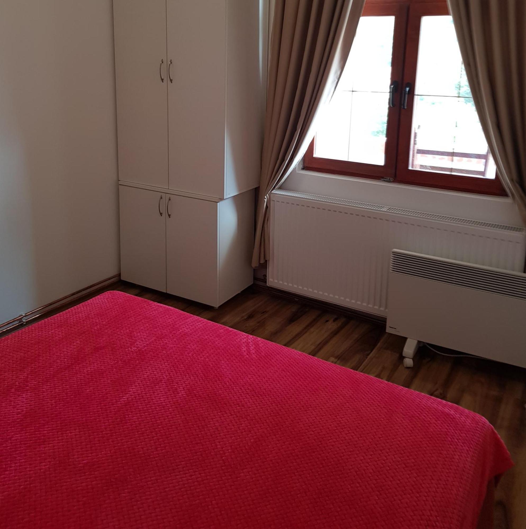 Knez Apartmani Senje Rum bild
